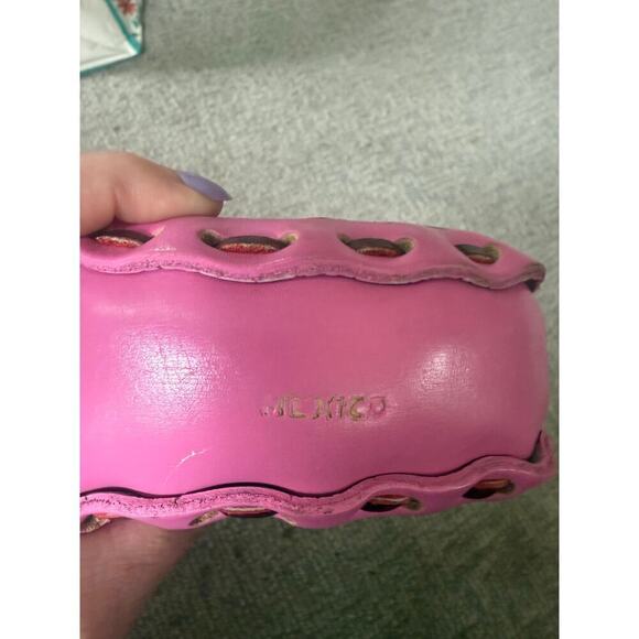 Mexico hand made leather crossbody mini purse
Great condition - Picture 4 of 10